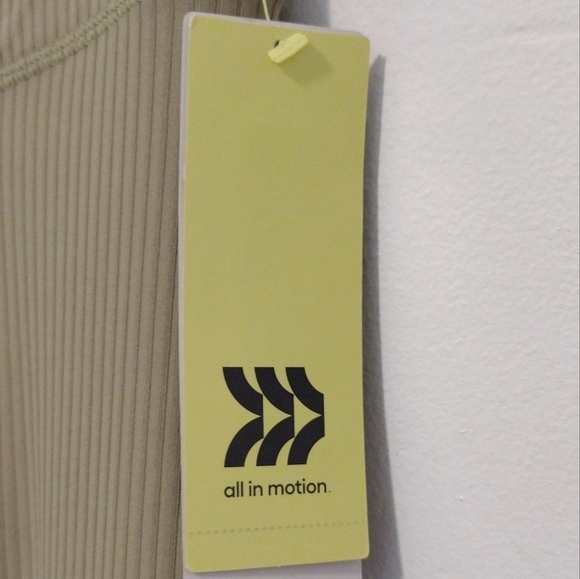 All in Motion - Ultra High Rise Ribbed Leggings - Picture 11 of 16